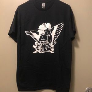 Gildan Black Graphic Tee - Short Sleeve